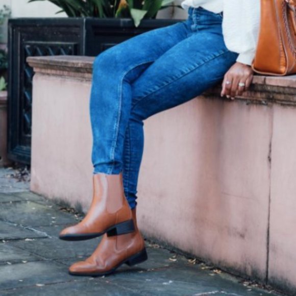 Vernetta Chelsea Boot - Picture 7 of 11